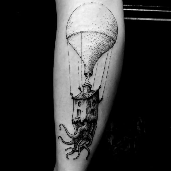 antoine-blackhare_tattoo_toulouse_M_flying-tentacle-house-balloon_-blackwhite