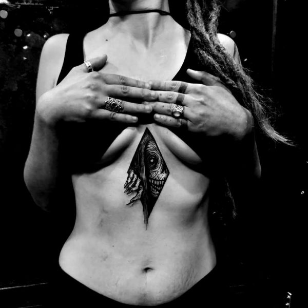 antoine-blackhare_tattoo_toulouse_M_knock-knock-losange_-blackwhite